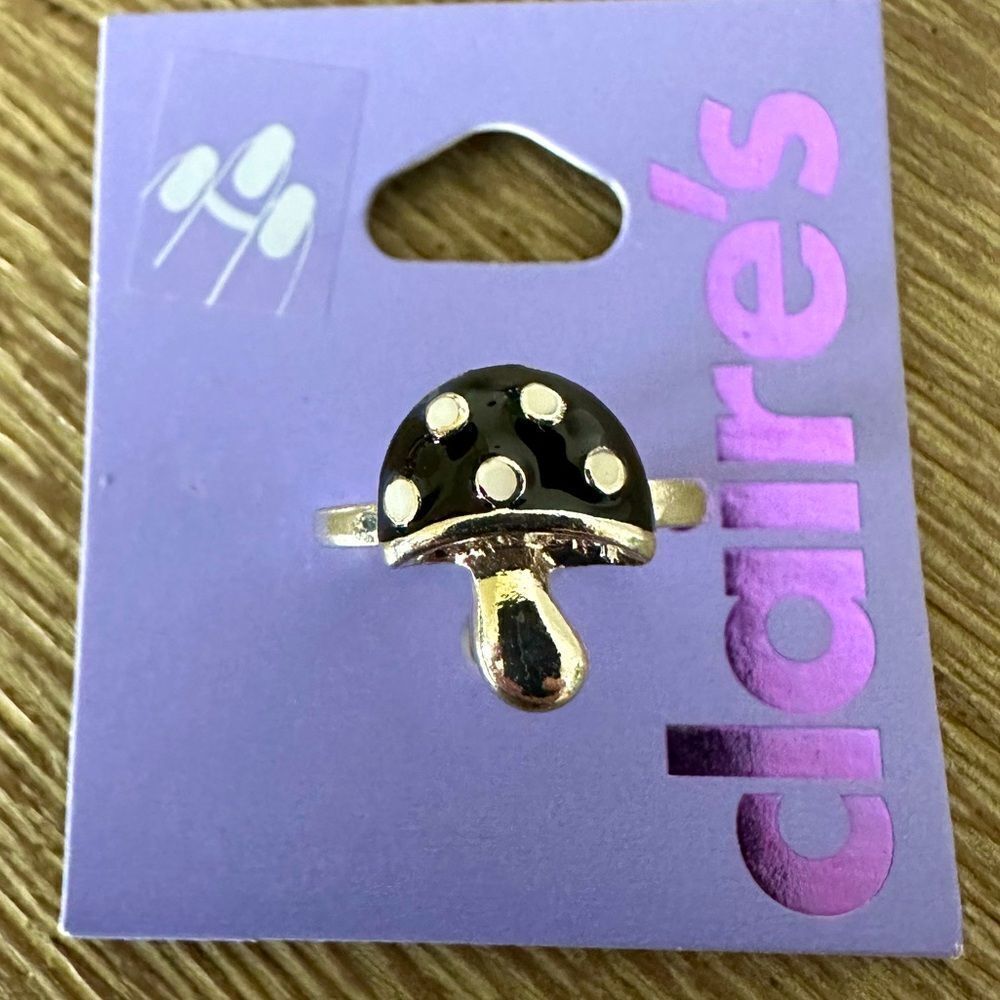 Claire’s Mushroom Black Enamel Silver Ring